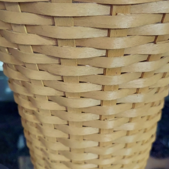 2009 Longaberger Collector's Club Basket w/Protector - Picture 4 of 4